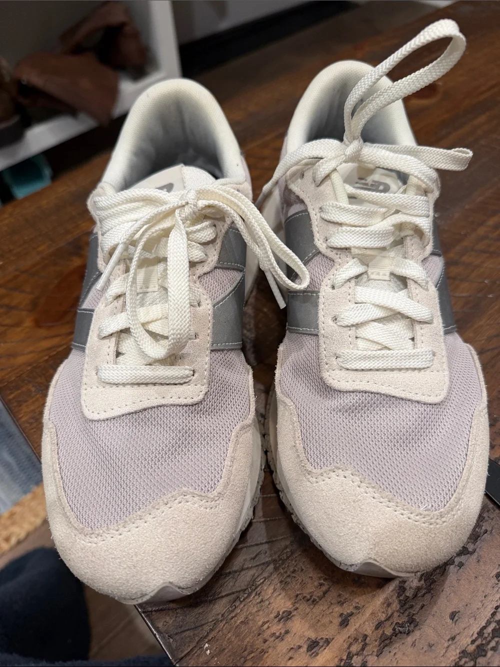 New Balance Women's Beige/gray Retro Runner Sneakers